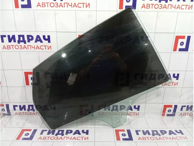 Стекло двери задней правой Ford Focus 3 1706320