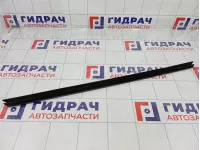 Уплотнитель стекла переднего правого Ford Focus 3 1747502