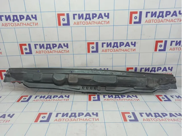 Водосток Ford Focus 3 1932375. Дефект.