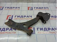 Рычаг передний левый Ford Focus 3 2176249. Дефект сайлентблока.