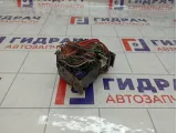 Блок предохранителей Ford Mondeo 1305403