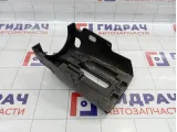 Кожух рулевой колонки нижний Ford Mondeo 3 (B4Y) 1227686