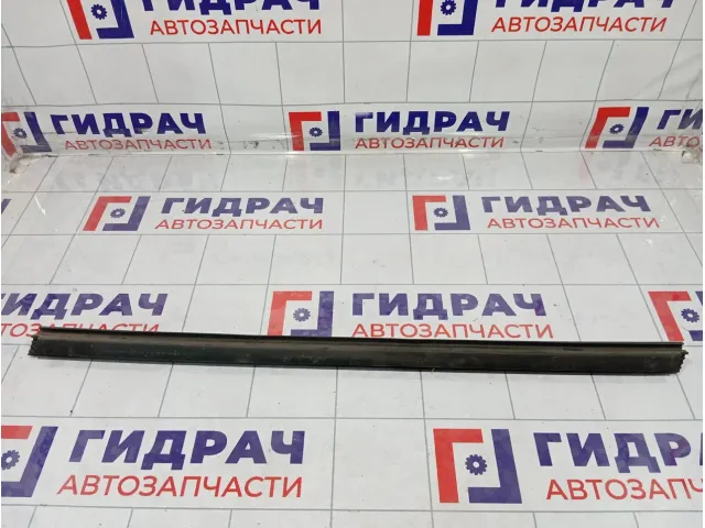 Уплотнитель стекла передний правый GAZ Volga Siber 05056220AD
