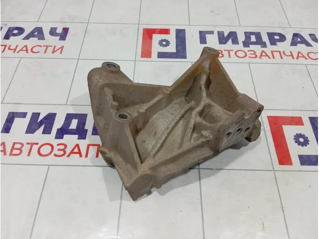 Кронштейн генератора GAZ Volga Siber 05281480AA