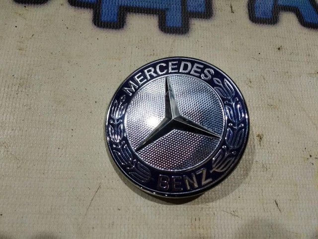 Эмблема Mercedes Benz GLK 350 1298880116 Отличное состояние