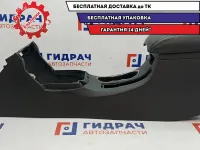 Консоль Geely Emgrand EC7 106802273300669. Царапины, сломана ручка открывания подлокотника.