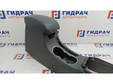Консоль Geely Emgrand EC7 106802273300669. Царапины, сломана ручка открывания подлокотника.