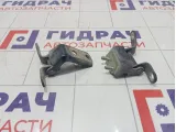 Петли двери задней правой Geely Emgrand EC7