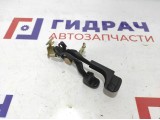 Ручка открывания багажника Hyundai Accent 2 81570-22012. И лючка бензобака.