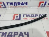 Уплотнитель стекла заднего правого Hyundai Elantra (AD) 83241-F2000