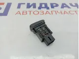 Кнопка фар Hyundai HD78 . Потертость.