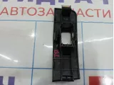 Накладка кнопки стеклоподъемника задняя левая Hyundai Matrix (FC) 9358017500