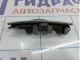 Накладка кнопки стеклоподъемника задняя правая Hyundai Matrix (FC) 9358017510