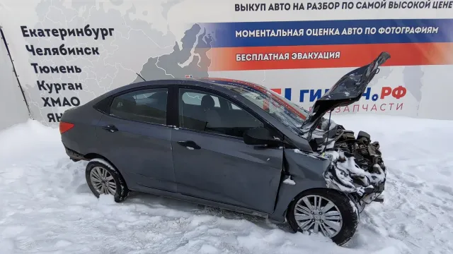 Автомобиль Hyundai Solaris  в разборе