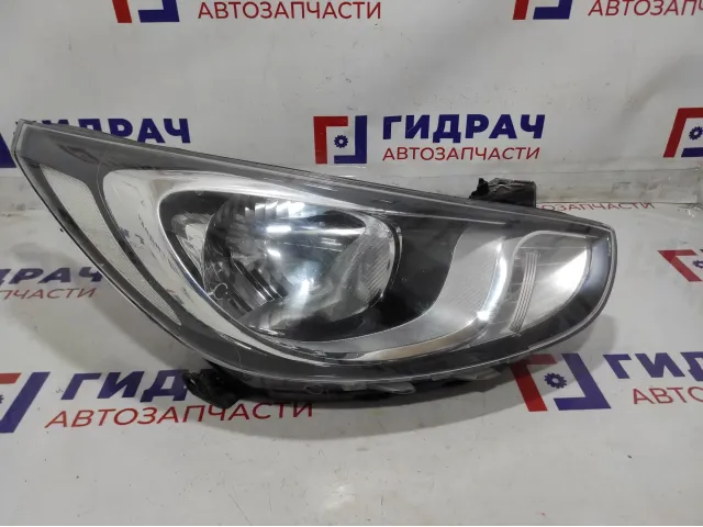 Фара правая Hyundai Solaris 92102-4L000.