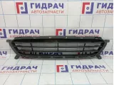 Решетка в бампер центральная Hyundai Solaris 86561-1R000