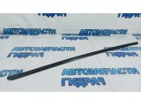 Накладка стекла переднего правого Hyundai Solaris 82220-1R000. Дефект.