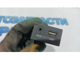 Разъем в консоль Hyundai Solaris 961201R300RY. Дефект. AUX, USB.