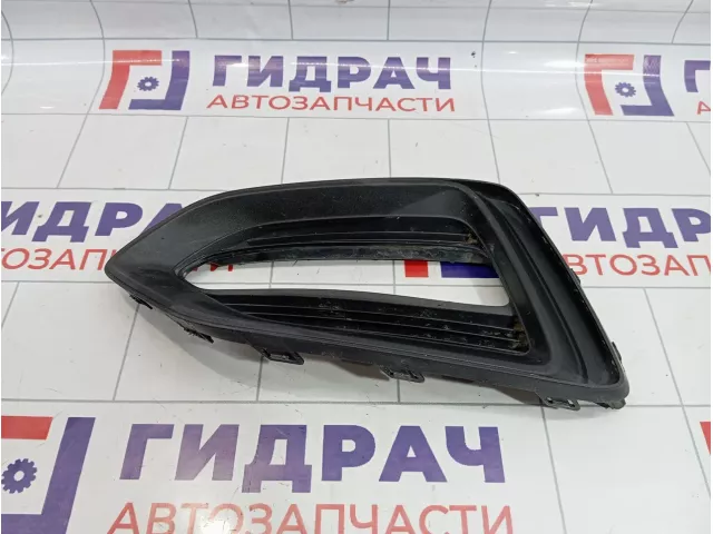 Рамка противотуманной фары левой Hyundai Solaris 86521-H5000