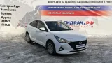 Решетка в бампер центральная Hyundai Solaris 86561H5500