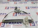 Стеклоподъемник электрический передний правый Hyundai Sonata (EF) 8240438011