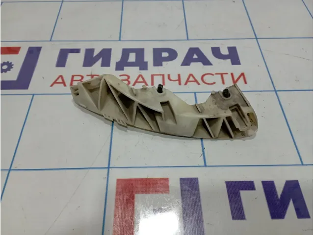 Кронштейн переднего бампера правый Infiniti G35 (V36) 62058-JK000