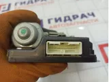 Механизм подъема двери багажника Infiniti QX56 (Z62) 90560-1LA0A