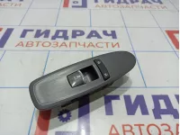 Кнопка стеклоподъемника переднего правого Infiniti QX80 (Z62) 25411-1MF0A