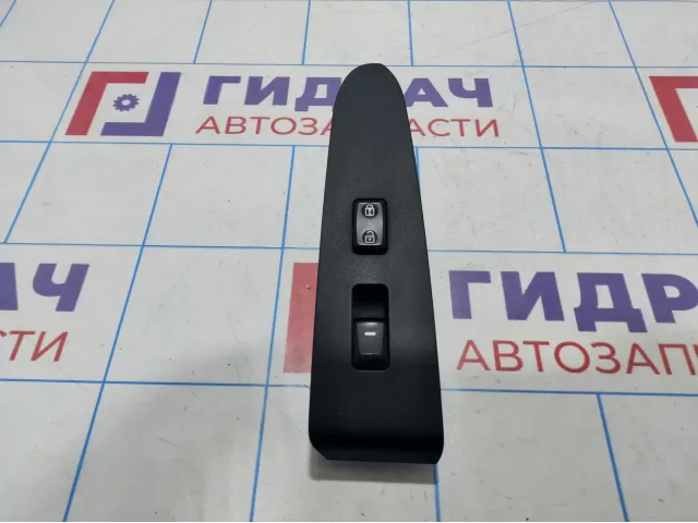 Кнопка стеклоподъемника передняя правая Kia Sportage (SL) 93576-3W100