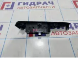 Кнопка стеклоподъемника передняя правая Kia Sportage (SL) 93576-3W100