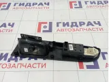 Блок управления стеклоподъемниками Kia Venga (YN) 935701P300EQ