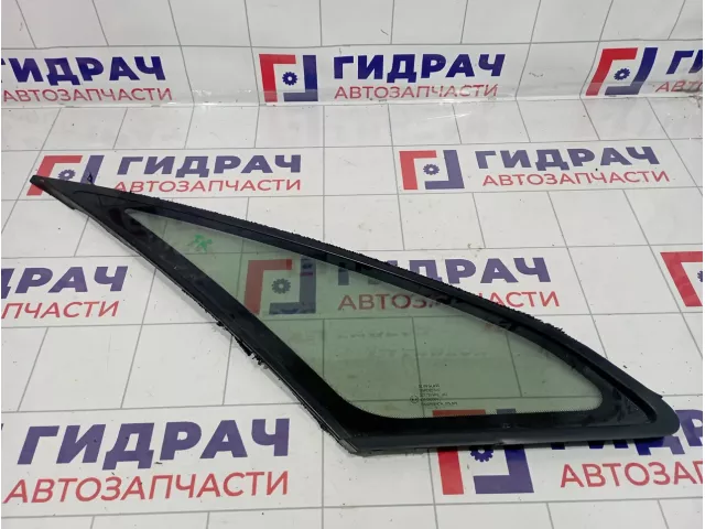 Стекло кузовное глухое переднее правое Kia Venga (YN) 86190-1P000