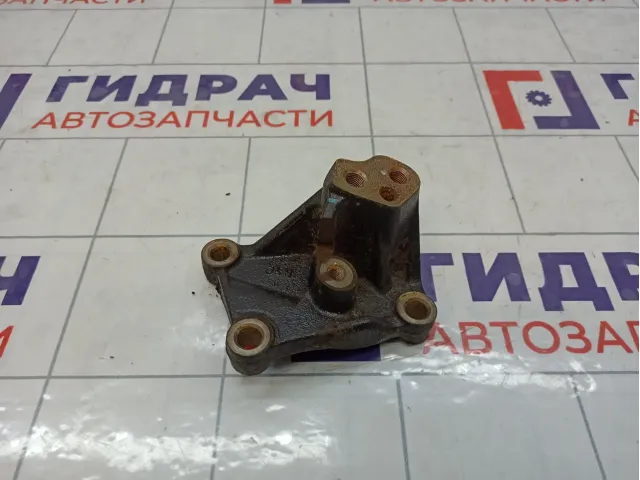 Кронштейн КПП Kia Rio 2 (JB) 43120-32021