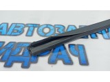 Планка стекла двери передней левой Kia Rio 3 82231-4X000. Дефект.