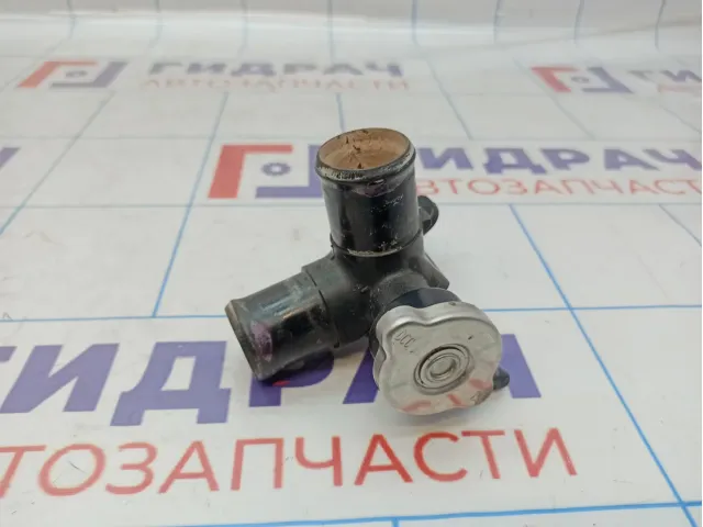 Горловина радиатора Kia Rio 3 25329-1J100.