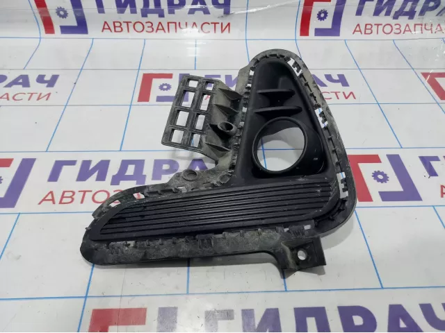 Рамка противотуманной фары правой Kia Rio 4 (FB) 86524-H0000