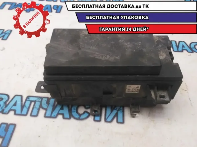 Блок предохранителей Kia Sorento 911603E040 Удовлетворительное состояние