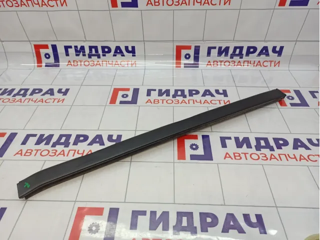 Молдинг лобового стекла правый Kia Sorento (XM) 86134-2P000