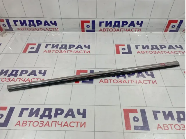 Накладка стекла заднего правого Kia Sportage (QL) 83220-D9000