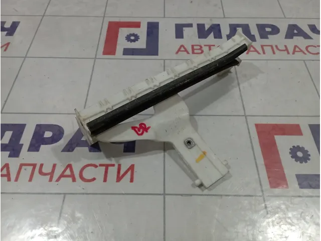 Направляющая стекла двери задней правой Kia Sportage (QL) 83560-F1000