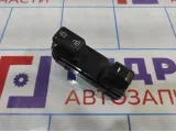 Кнопка стеклоподъемника Kia Sportage (SL) 935763W100. Передняя правая.