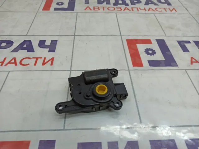 Моторчик заслонки отопителя Lada Granta