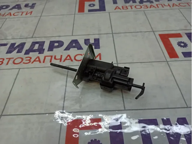 Активатор лючка бензобака Lada Vesta Cross 8450031755