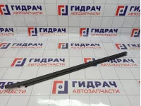 Накладка стекла переднего правого Lada Vesta 8450031736