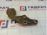 Кронштейн переднего редуктора Land Rover Discovery 3 (L319) TAU500070