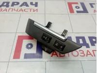 Блок кнопок в рулевое колесо левый Land Rover Discovery 3 (L319) XPD500750