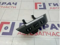 Блок кнопок в рулевое колесо правый Land Rover Discovery 3 (L319) XPD500730