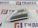 Накладка переднего крыла правого Land Rover Freelander 2 LR001658