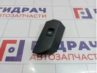 Кнопка стеклоподъемника задняя левая Land Rover Range Rover (L322) YUF000102PVA