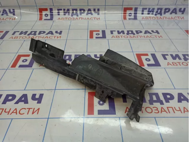 Пыльник радиатора правый Land Rover Range Rover (L322) PDB500450